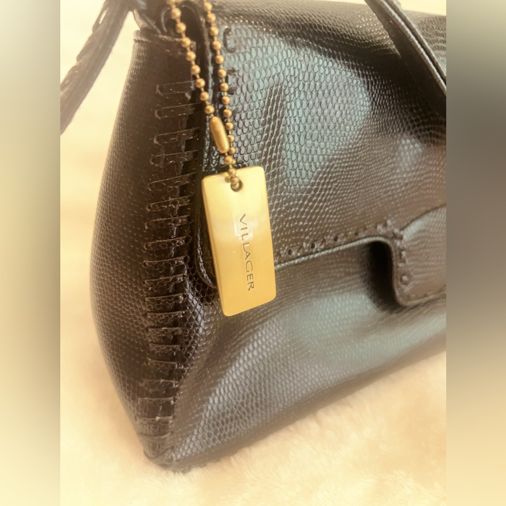 Sleek Black VILLAGER Shoulder Bag
